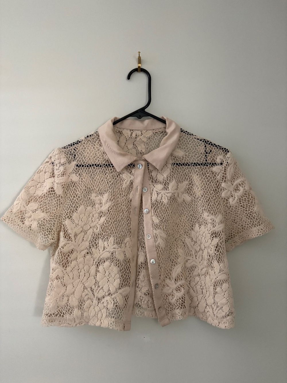 Cream Lace Cropped Button Blouse - No Tag XS/S